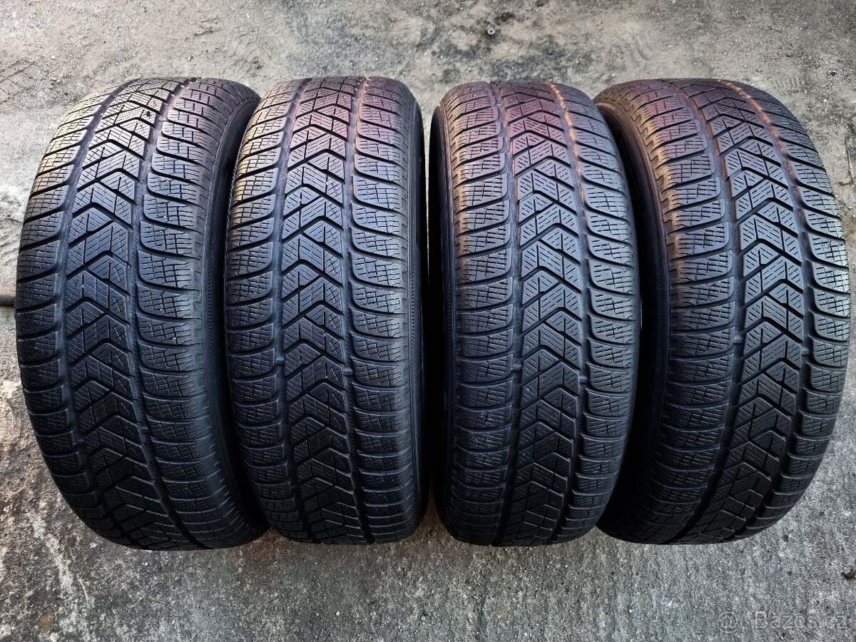 Zimní pneumatiky Pirelli 215/65 R17 99H