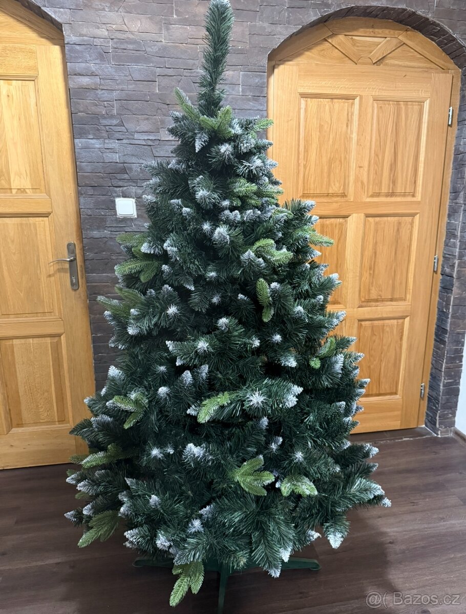 Umělý vánoční stromeček 3D