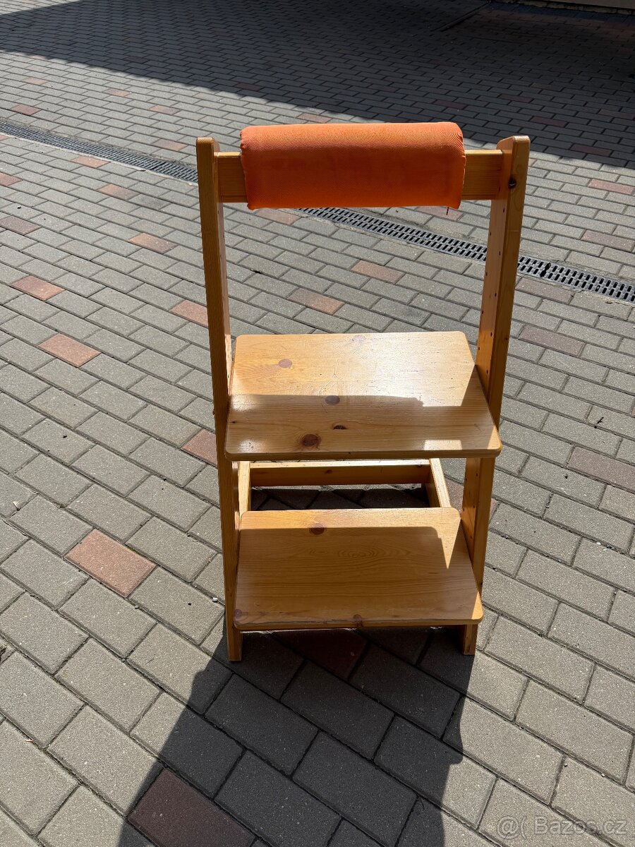 Rostoucí židle