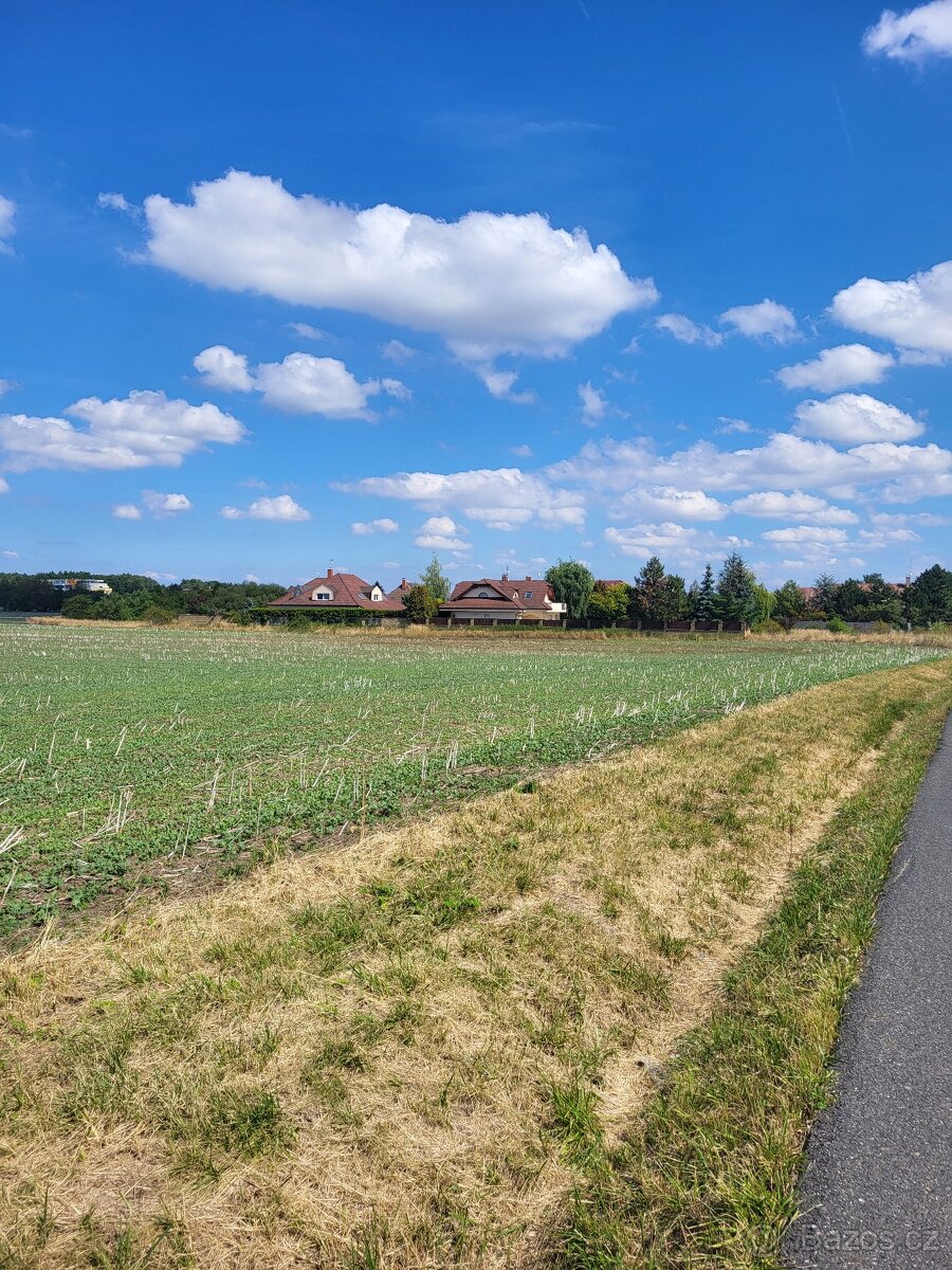 Pozemek Praha 10 - Dolní Měcholupy