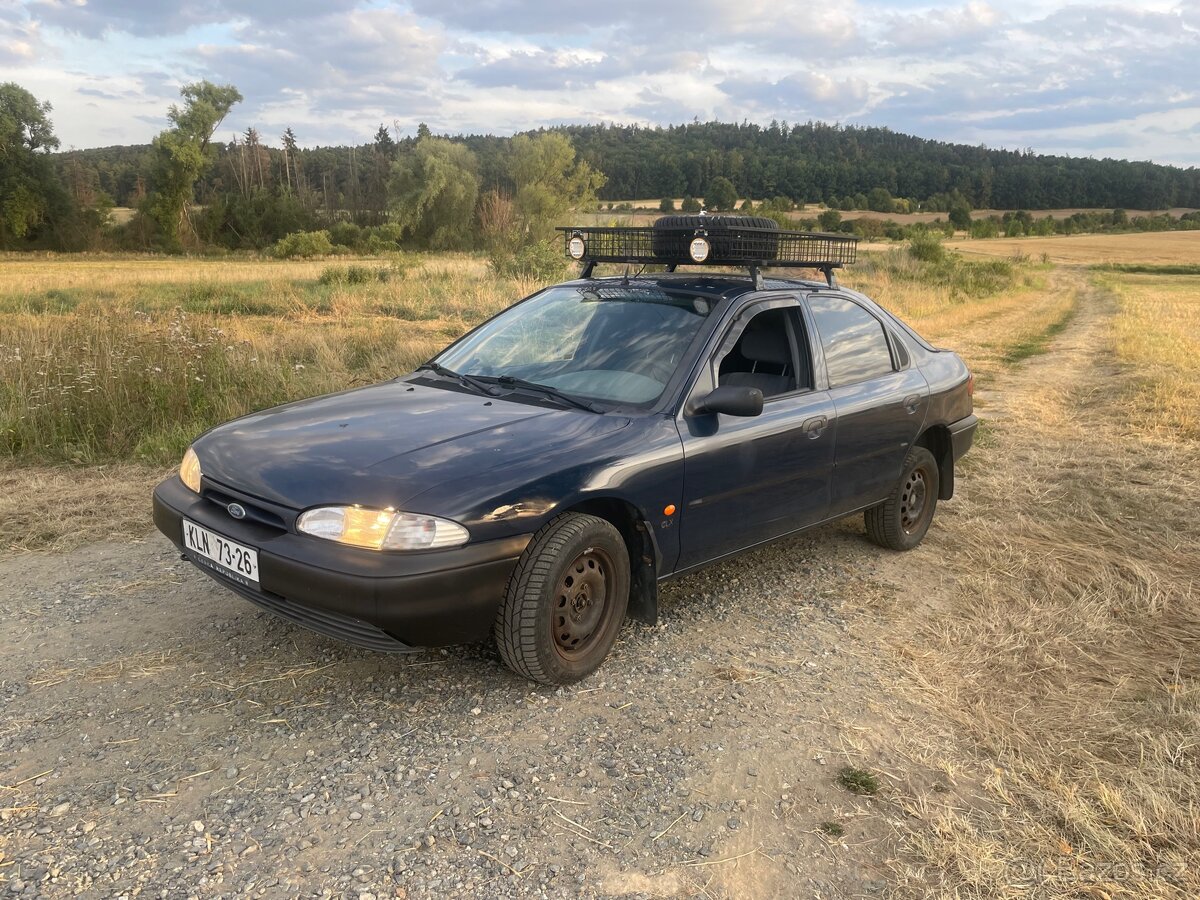 Ford Mondeo MK1, funkční klimatizace, Gumbalkan