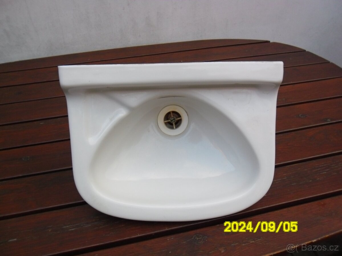 Umyvadlo-menší