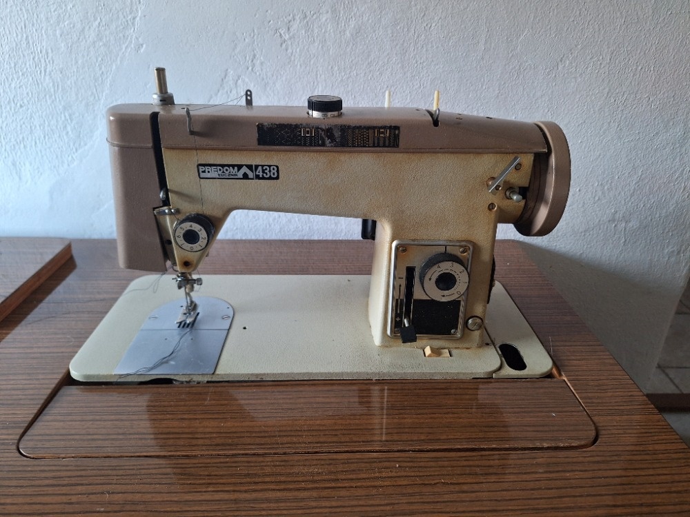 Šicí stroj Lucznik