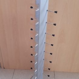 Prodejní stojan na brýle