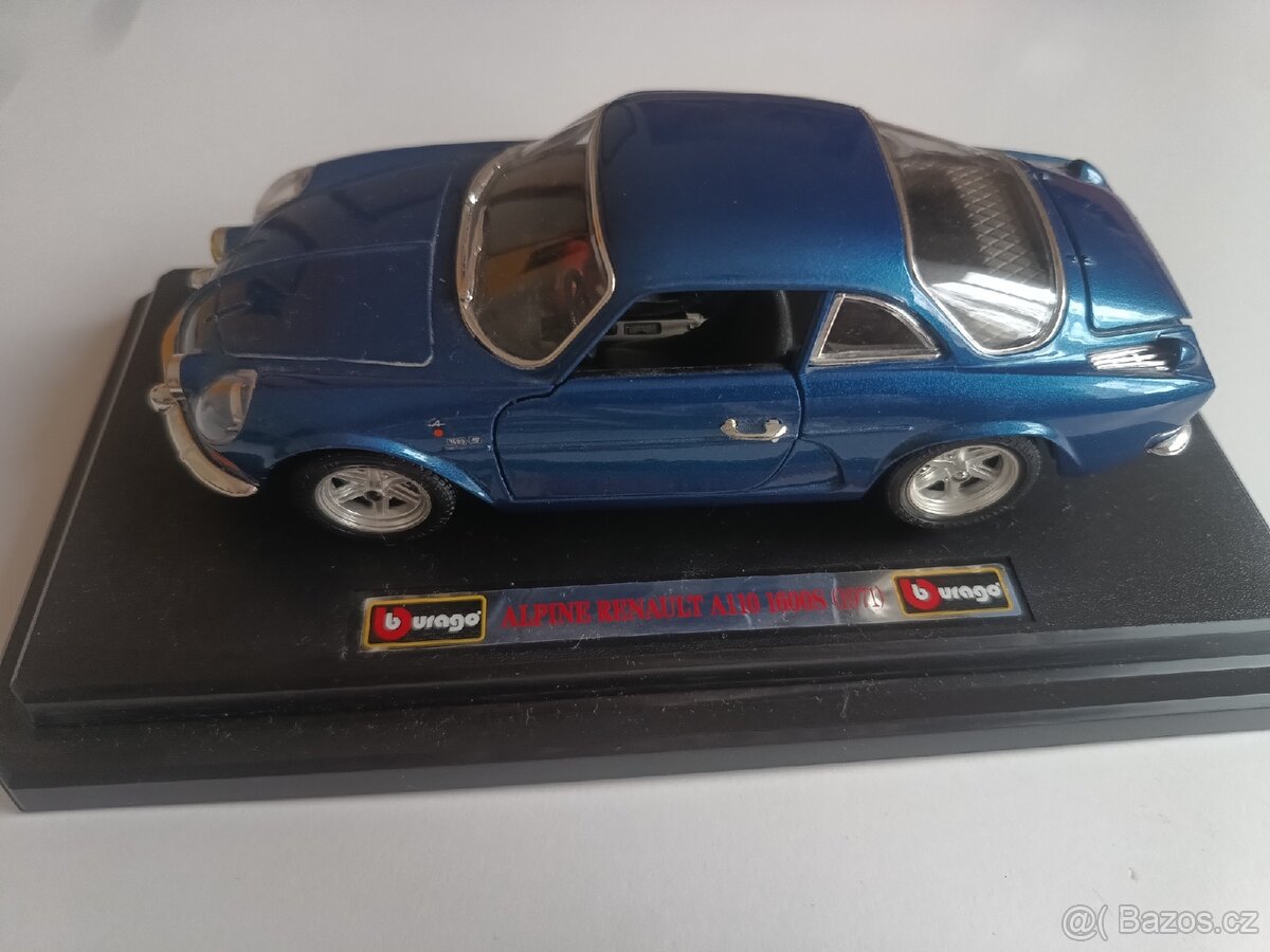 Modely aut 1:24 Renault