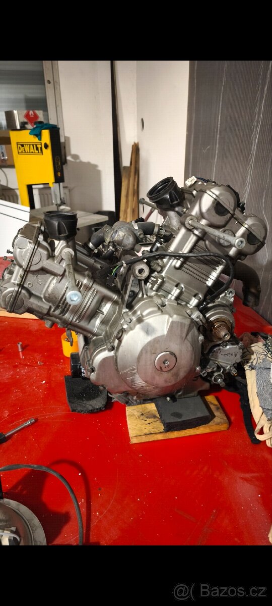 Motor Suzuki V-strom dl 1000