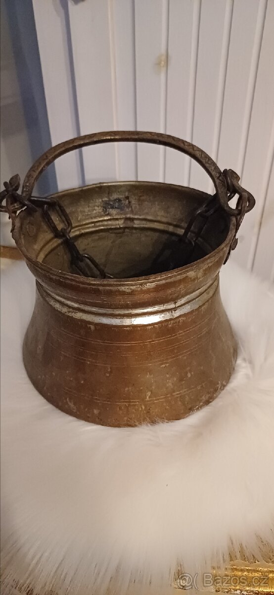 Stará nádoba / kotlík