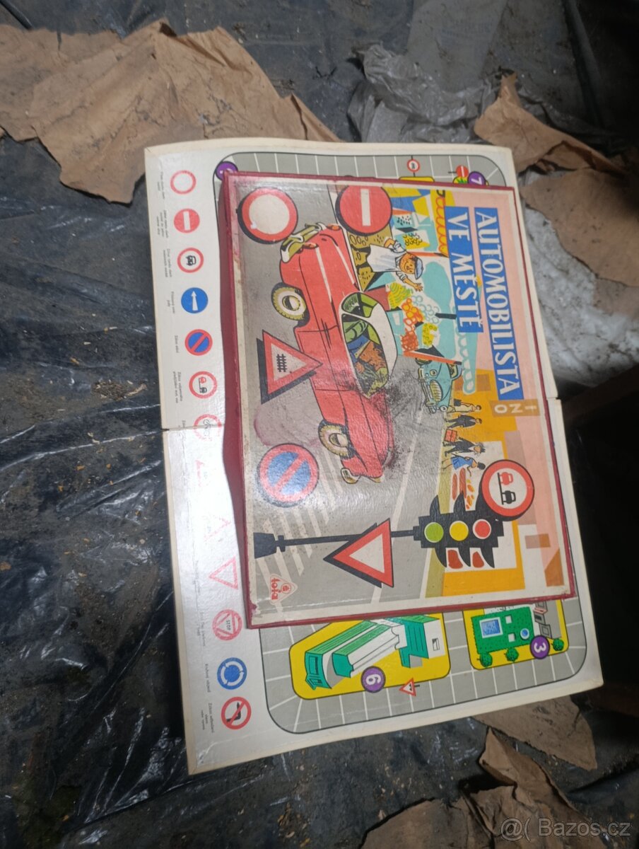 Retro společenská hra