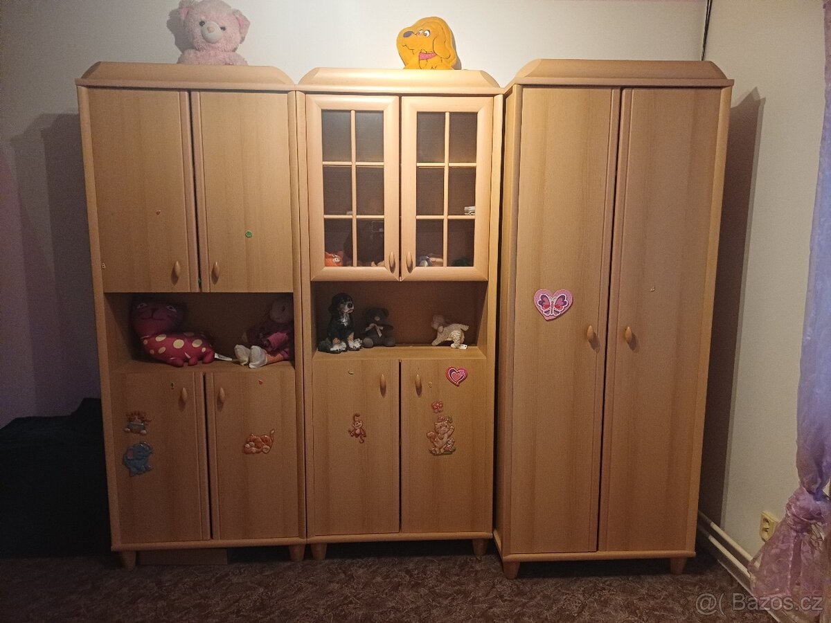 Prodám zánovní nábytek do dětského pokoje