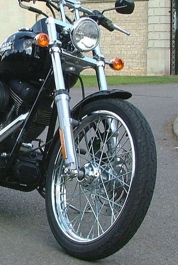Koupím přední drátěné kolo Harley Davidson
