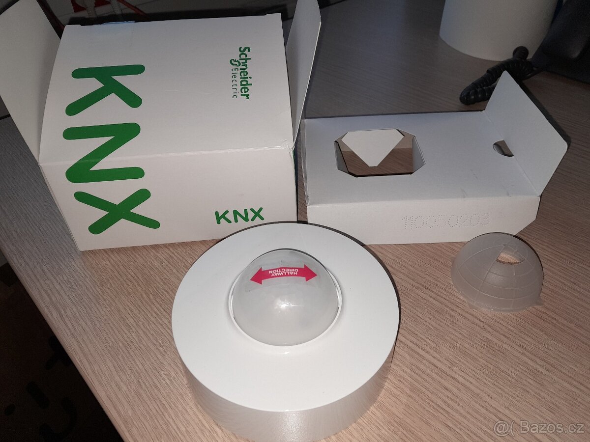 3x Schneider KNX detektor přítomnosti do chodeb MTN6355-0019