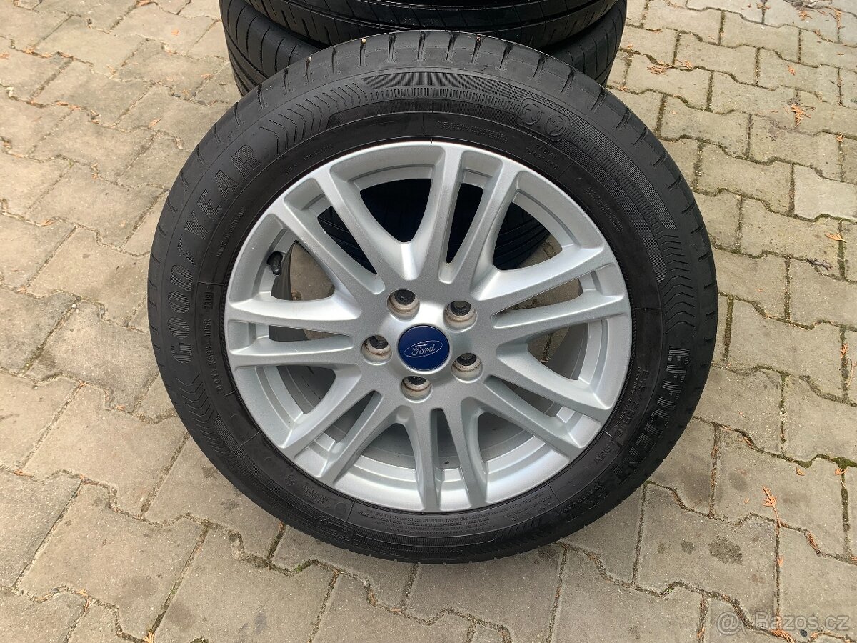 Ford 215/55/16