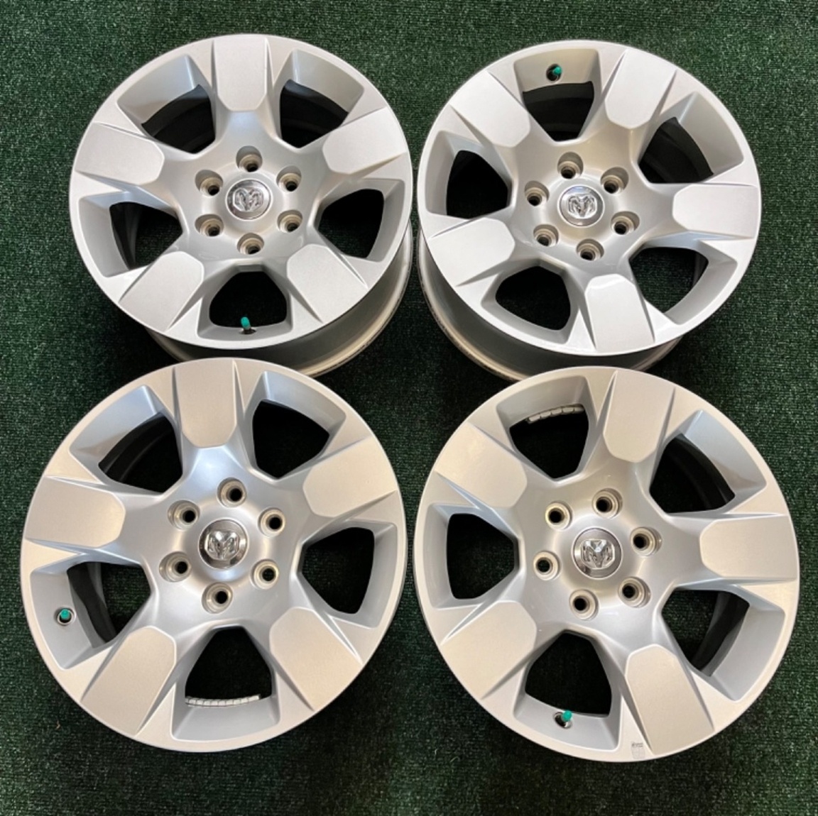 6x139.7 R18 Originál alu Dodge 5.Generace