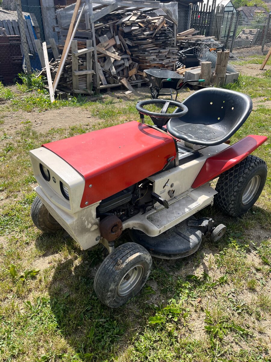 Zahradní traktor