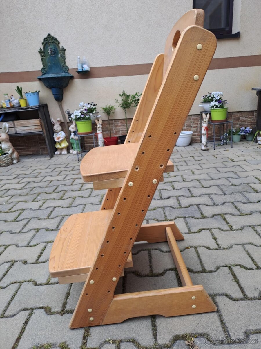 Rostoucí židle světlá