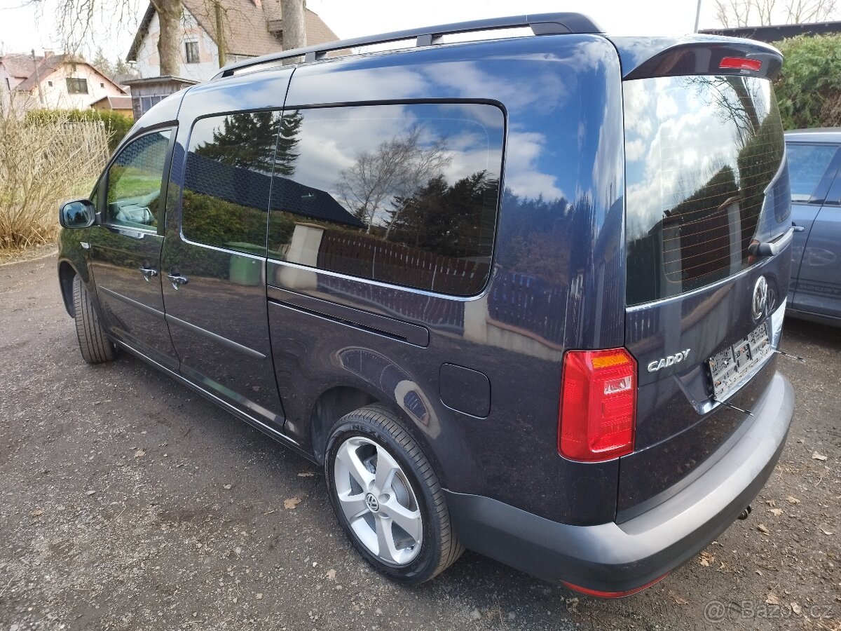 VW Caddy Maxi. 7 míst
