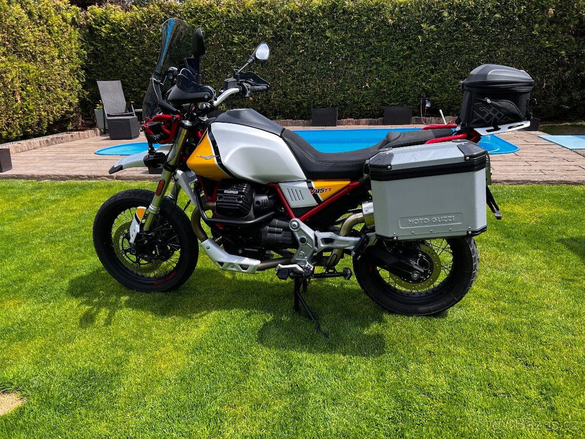 Moto Guzzi V85TT E4  Evocative