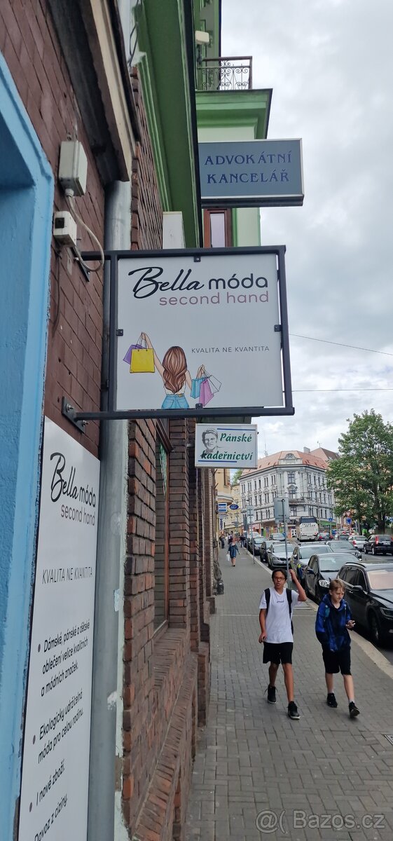 Kovový rám na reklamu