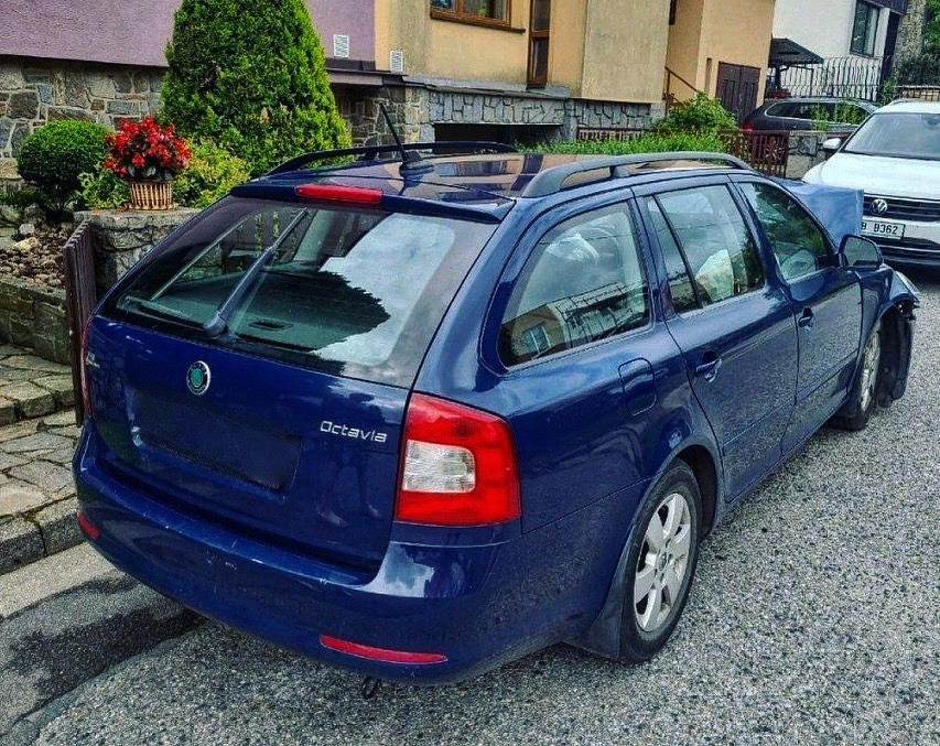 Vůz na náhradní díly Škoda Octavia 2 FL kombi CAXA LHY LF5A