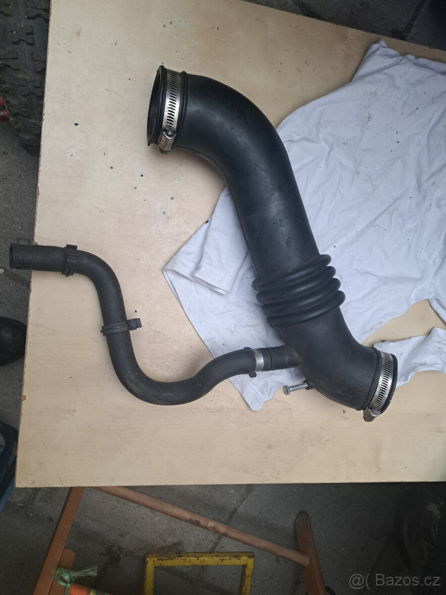 Nissan 200SX S13 - OEM trubka sání