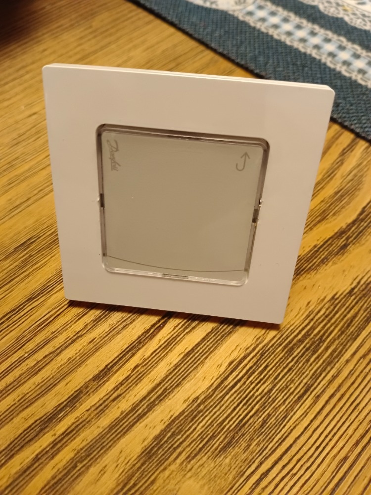 Prodám termostat Danfoss Icon 2/ 24 VRT