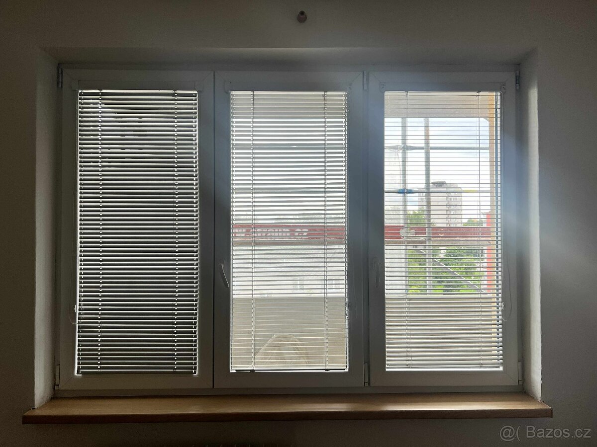Prodám plastové trojdilne okno,bílé dvojsklo
