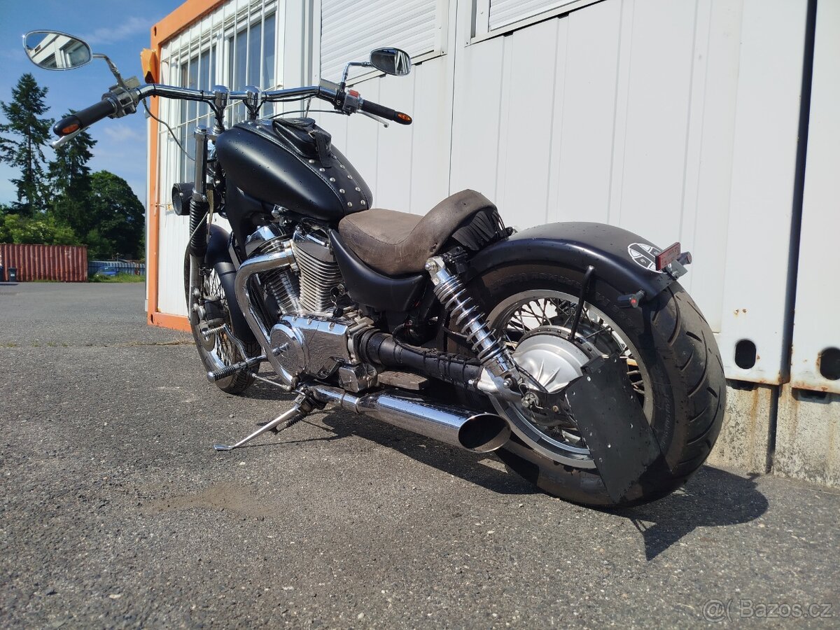 Suzuki VS 700 Intruder