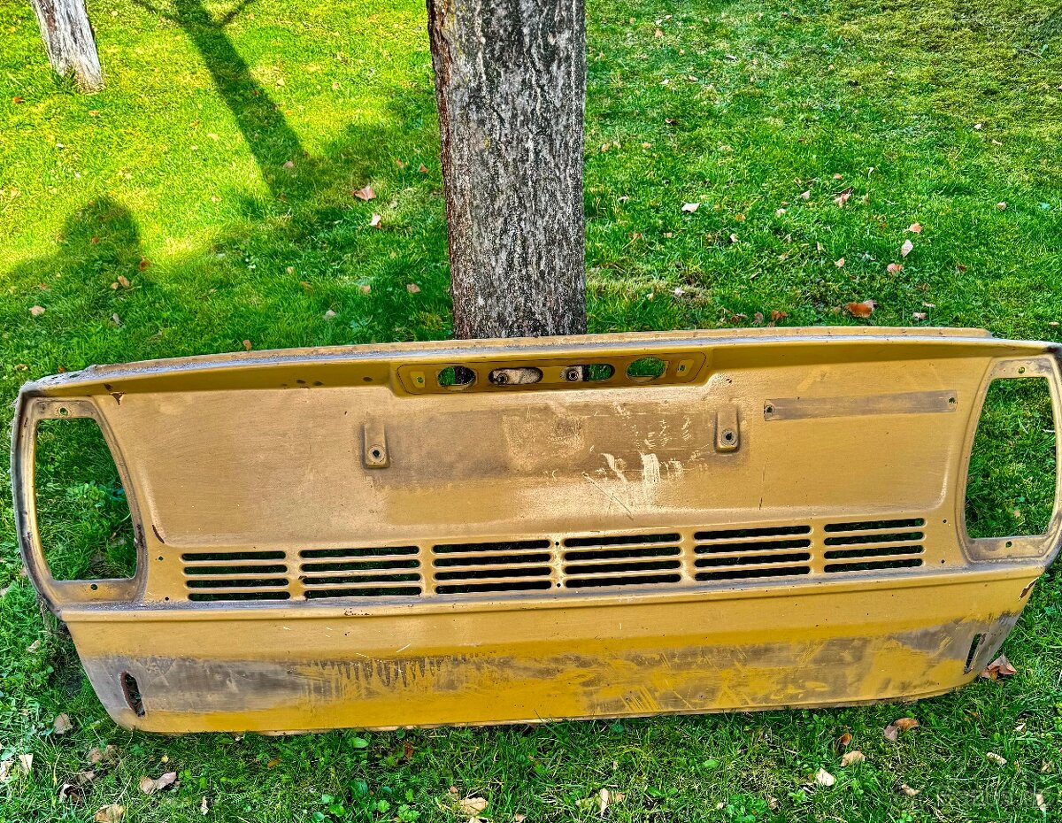 Škoda 105 | Zadní blatník