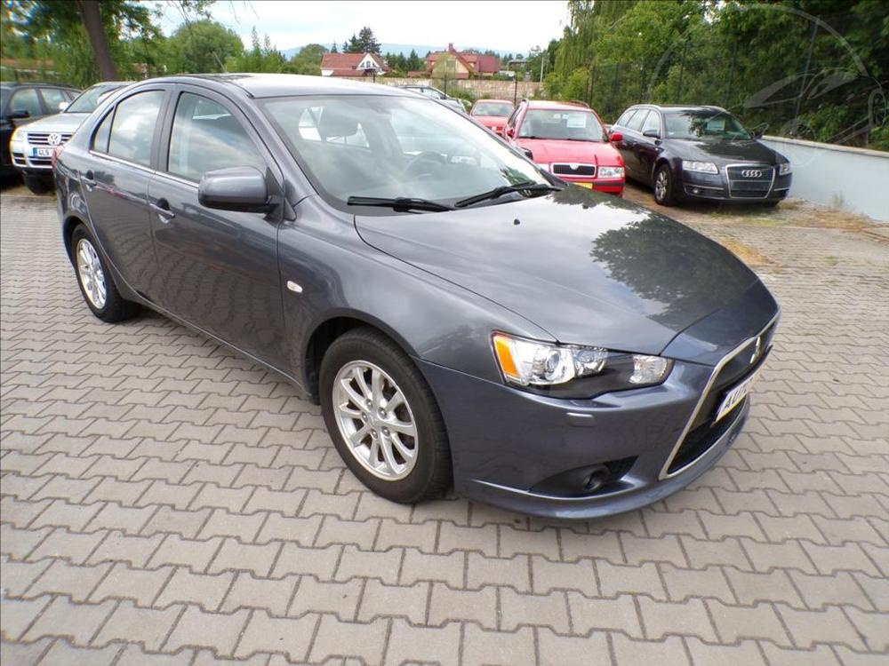 Mitsubishi Lancer 1,6 MIVEC XENONY