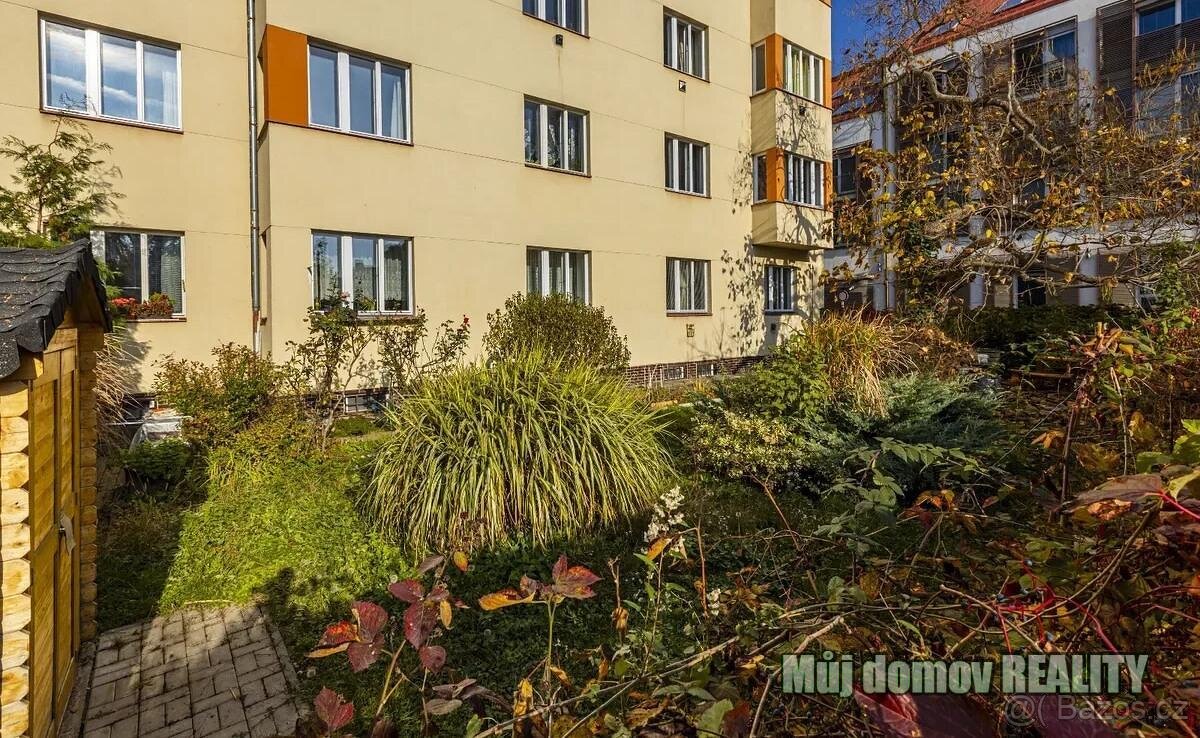 Pronájem zařízeného bytu 1+kk s terasou, Sobotecká, Praha -