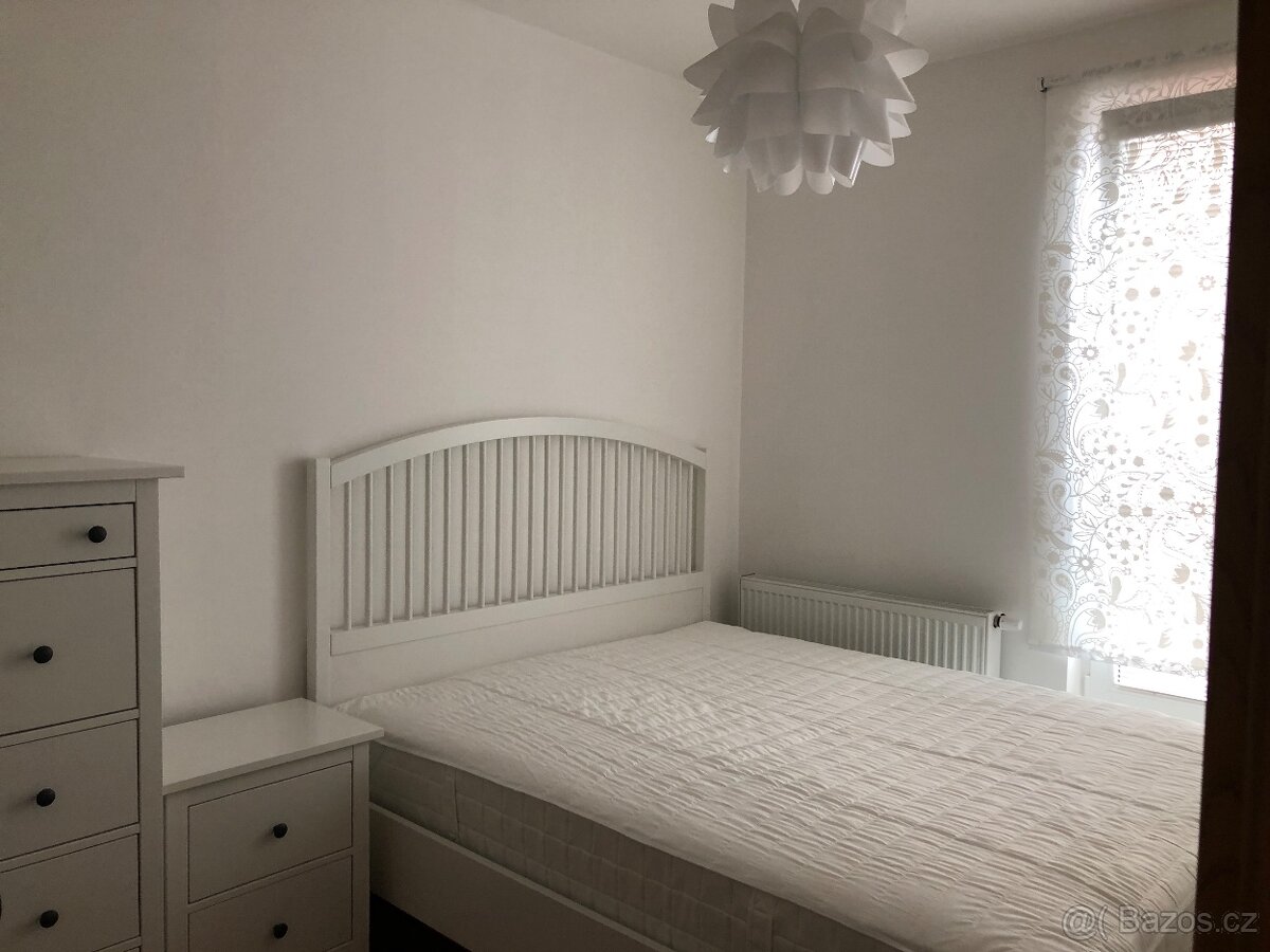 Postel IKEA TYSSEDAL včetně roštu a matrace