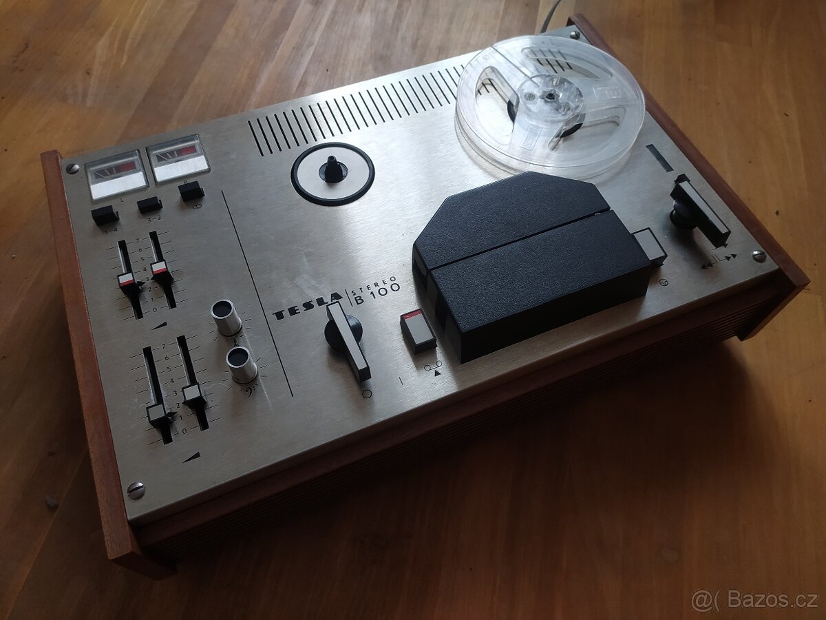 Magnetofon Tesla