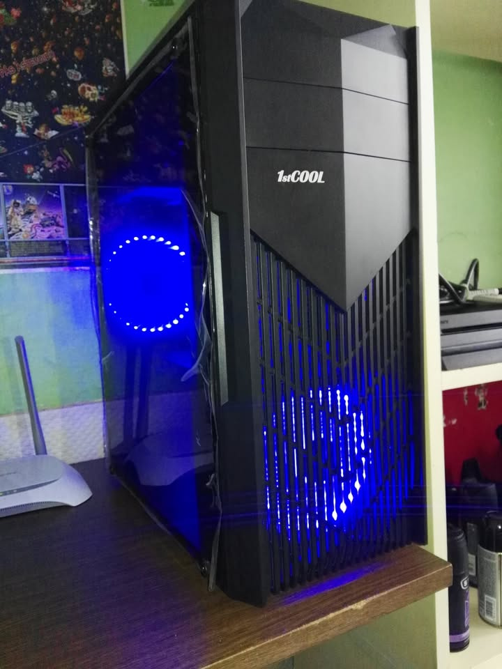 PC Intel i5 3570K, 8GB RAM, RX560, SSD