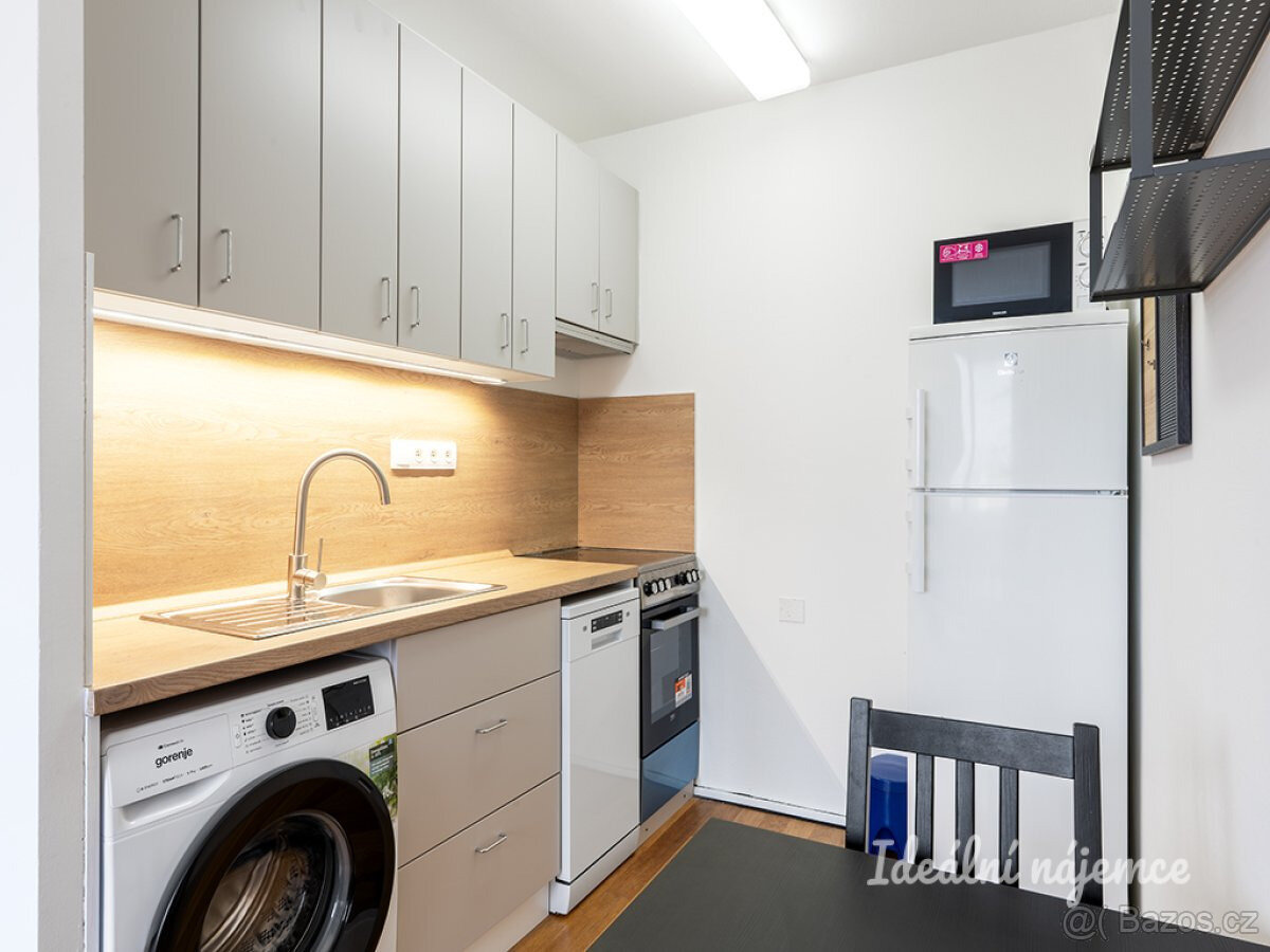 Pronájem bytu 1+1, Blattného, Stodůlky, 33 m2