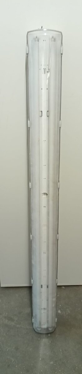 Zářivka s trubicemi