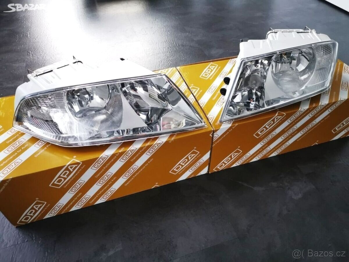 PŘEDNÍ SVĚTLA OCTAVIA 2 / ZÁRUKA 2 ROKY /  ZASÍLÁME