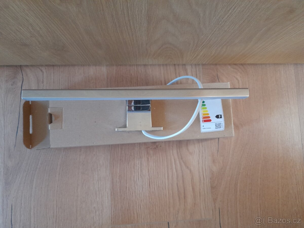 LED světlo nad zrcadlo značky VitrA