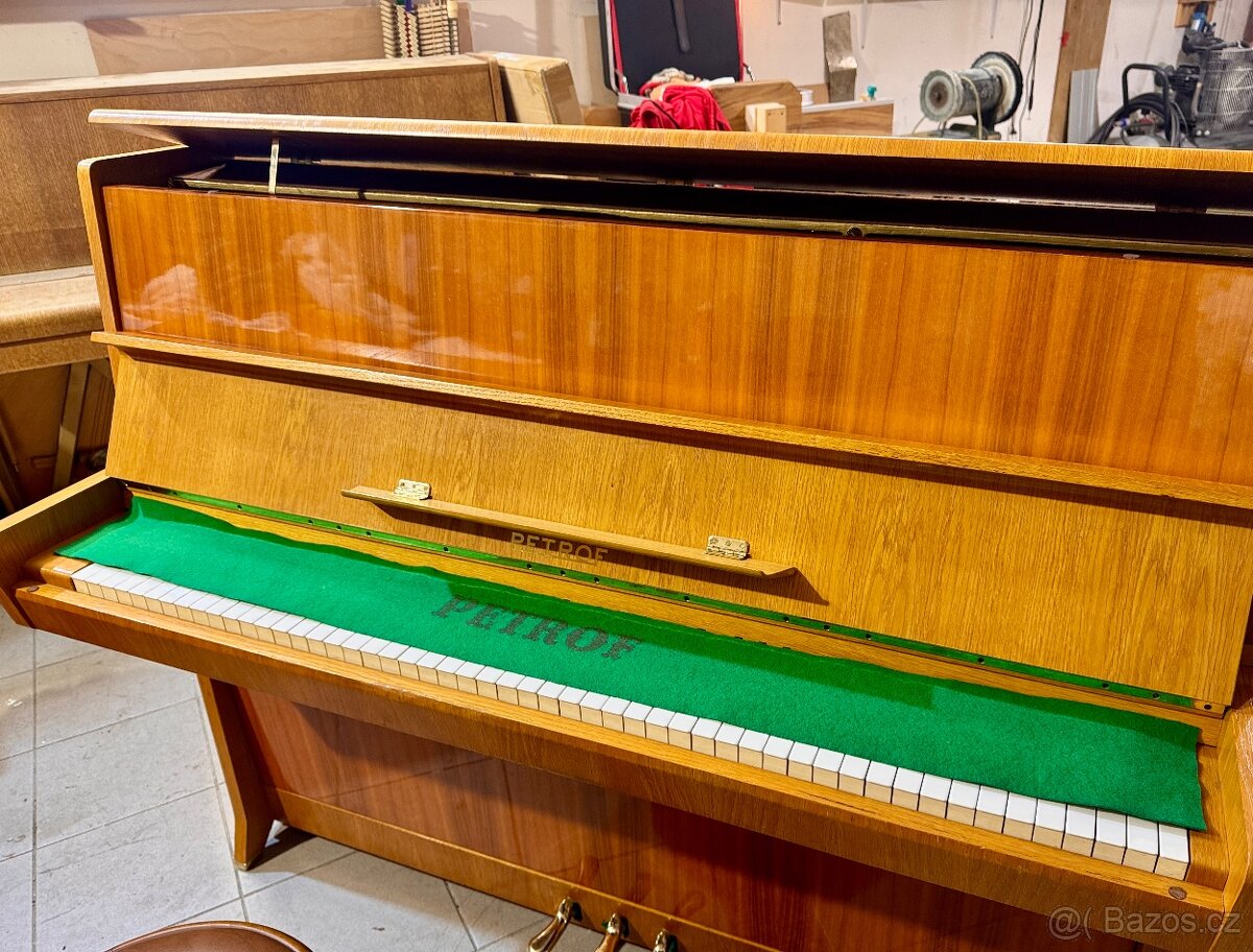 Pianino - klavír Petrof 114 K1