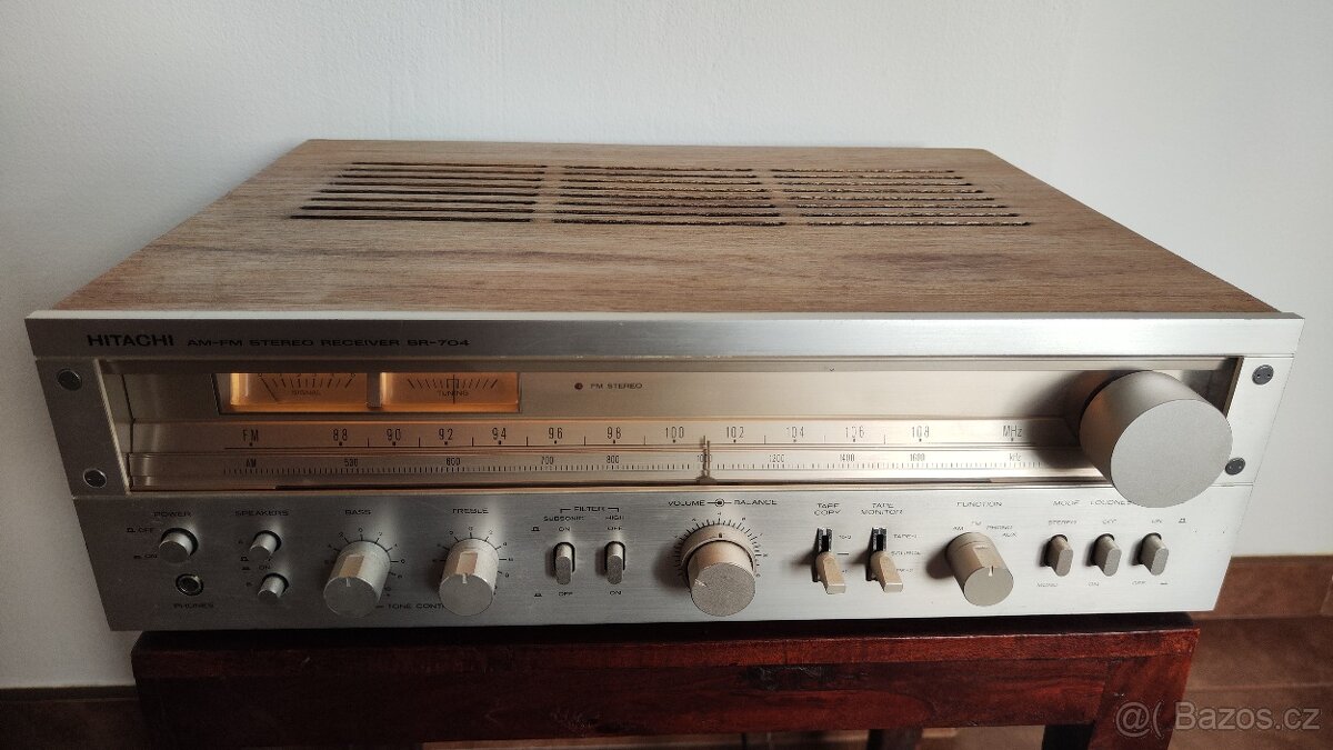stereo receiver Hitachi SR 704 (1978)