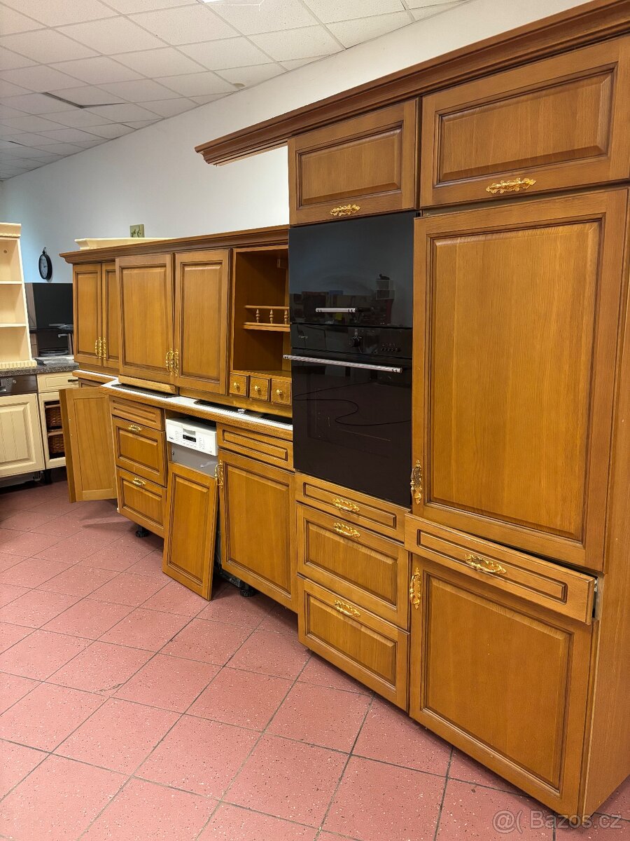 Prodám kuchyňskou linku Nobilia masiv provance