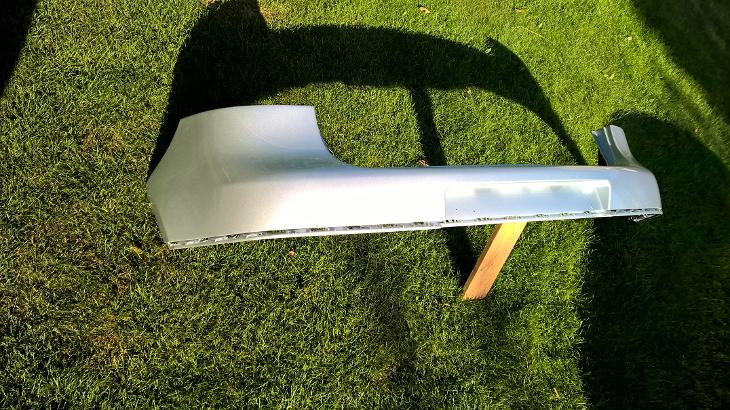 Zadní nárazník VW GOLF 5, NOVÝ