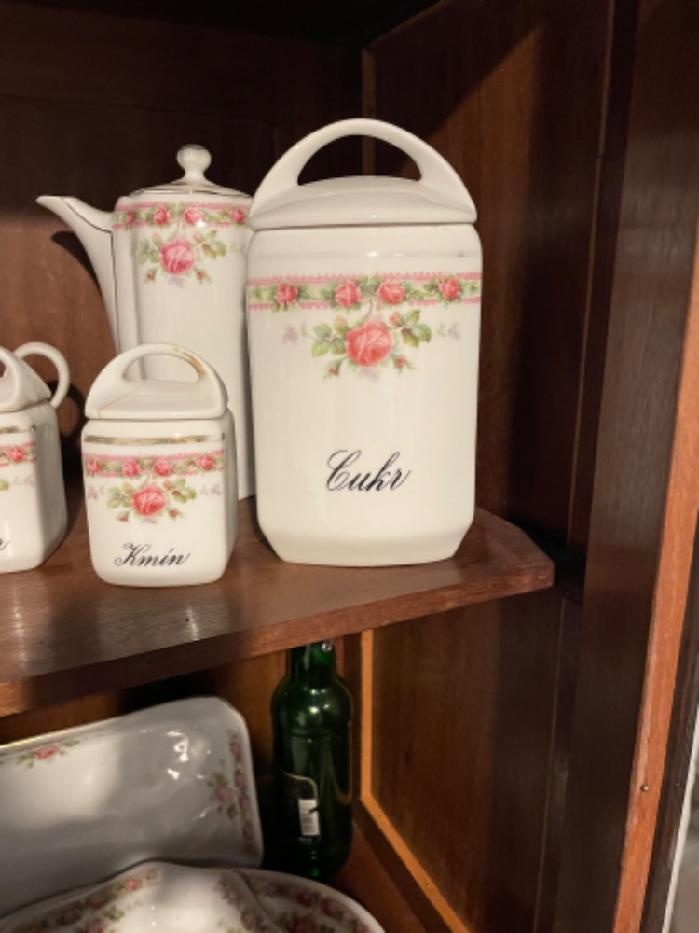 Porcelánové kořenky