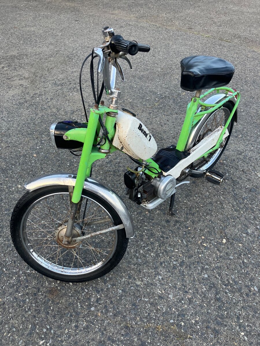 Benelli moped