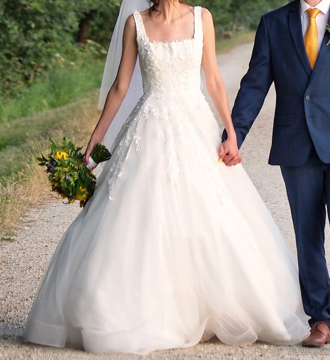 Svatební šaty