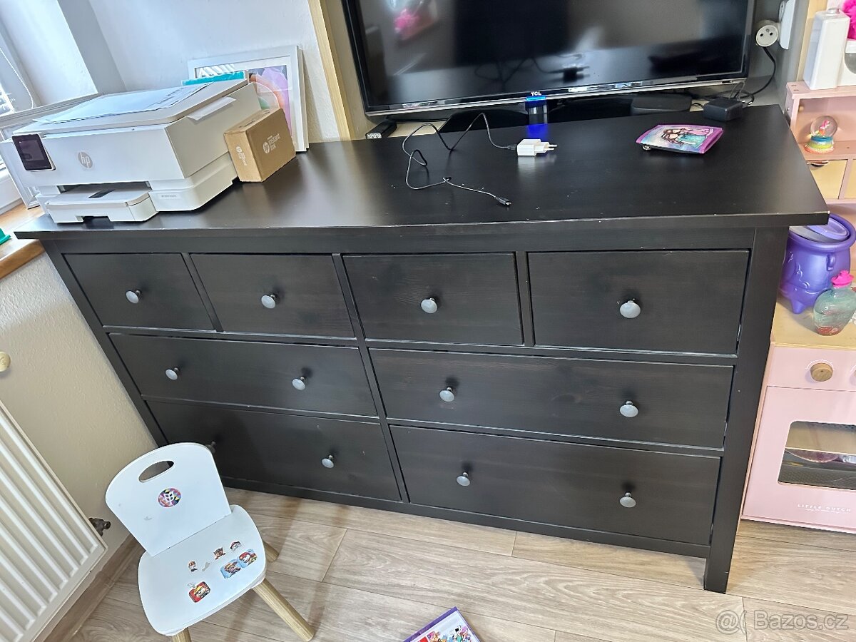 Ikea Hemnes černohnědá