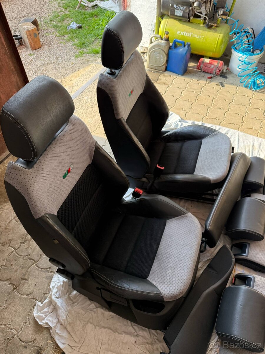 Octavia 2 RS Sedačky