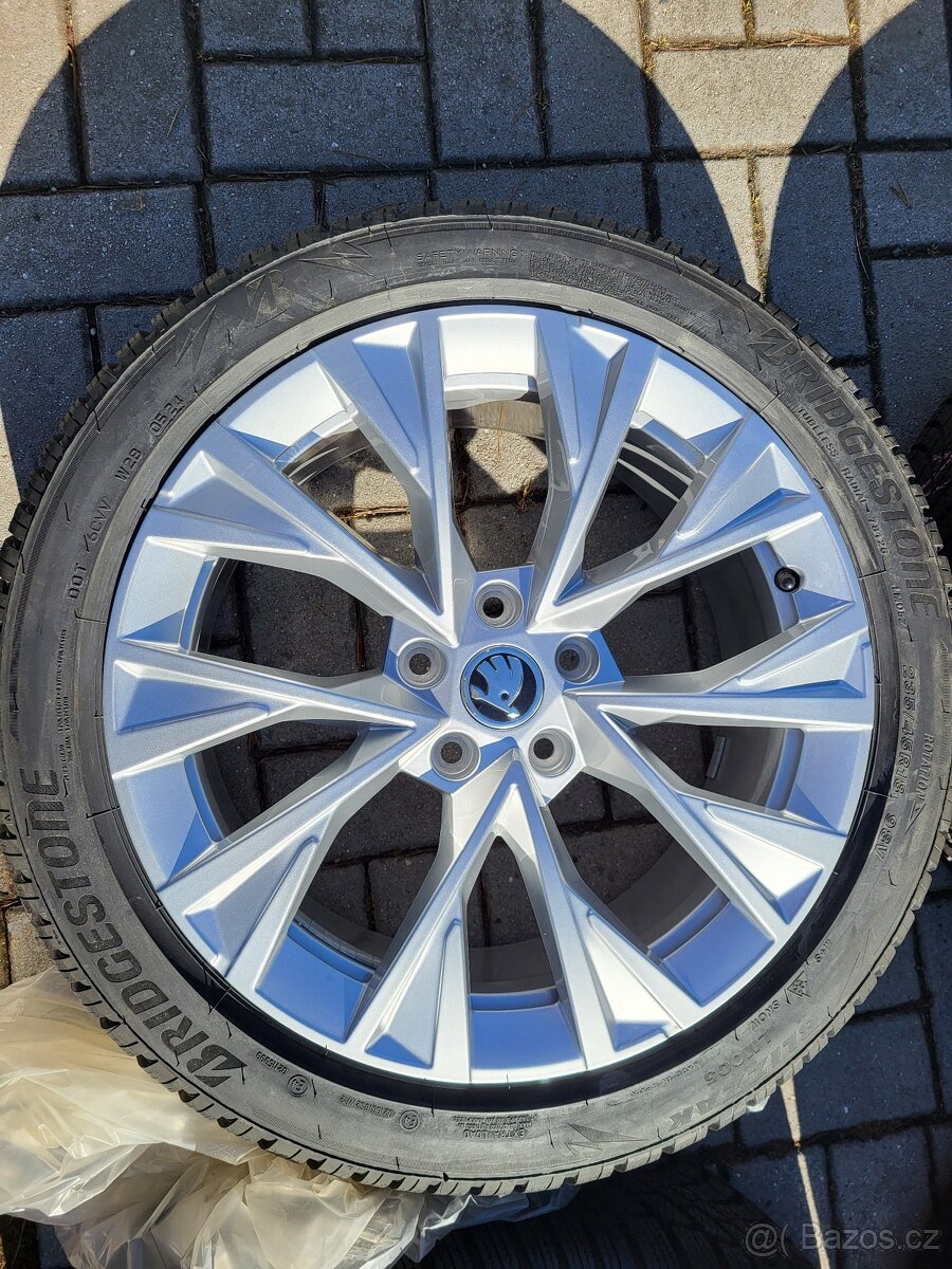 NOVÉ 18" Zimní Škoda DOFIDA Superb IV 4 3P Original ET44