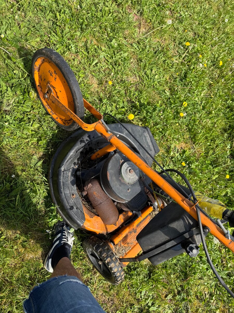 Prodám sekačku AS motor