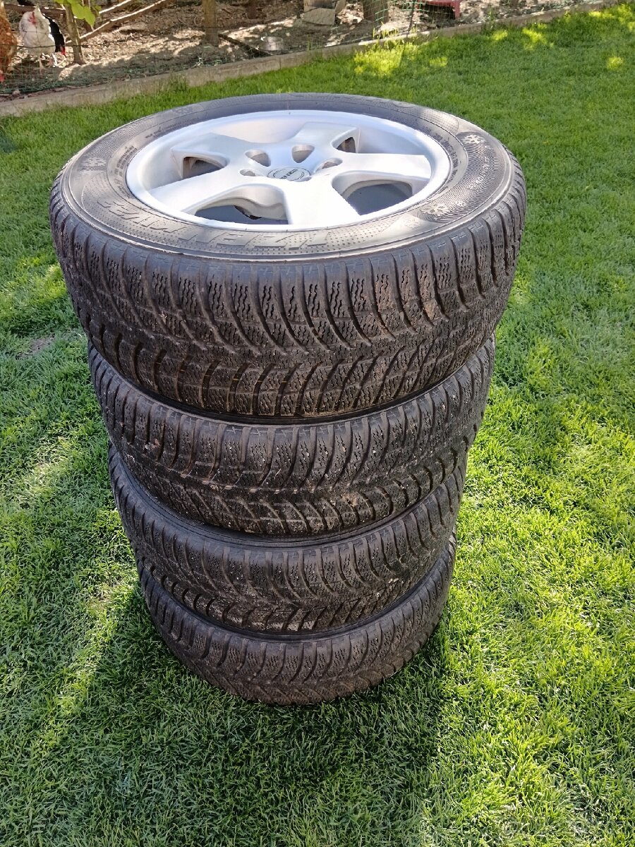 Zimní pneu s ráfky 215/60R16 99H XL