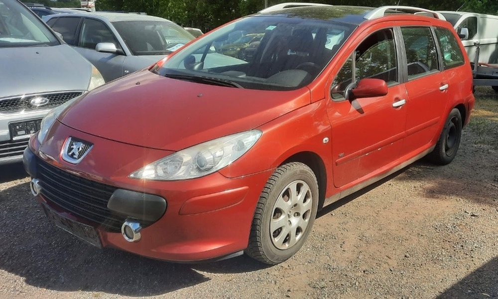Peugeot 307 SW 1.6 HDI, r. 2006, klima, tažné, nová STK